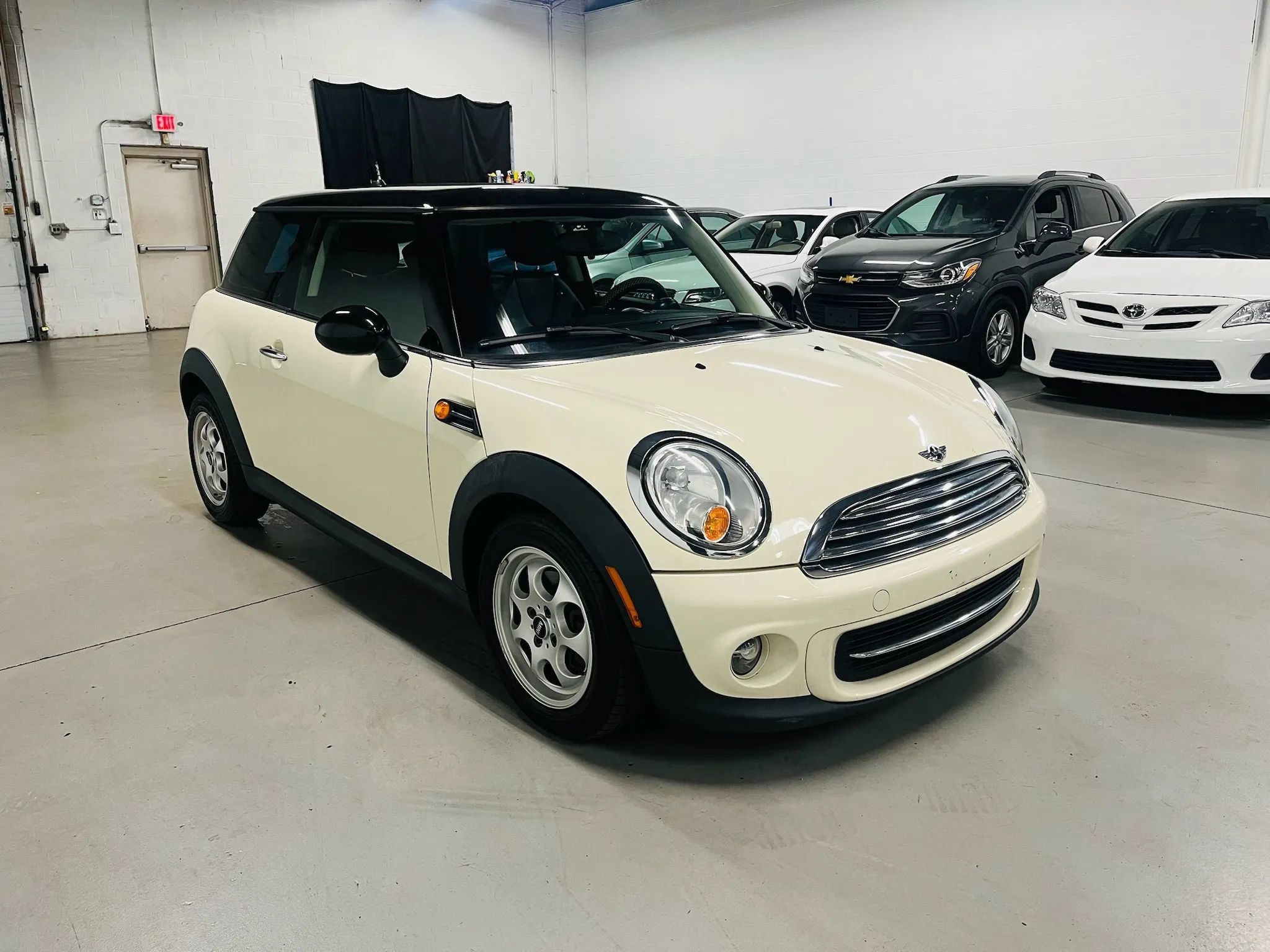 Used 2013 MINI Cooper Hardtop FWD image 4