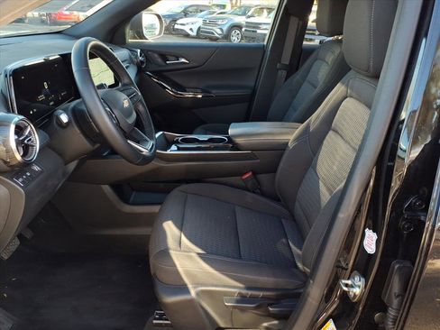 Used 2025 Chevrolet Equinox LT image 12