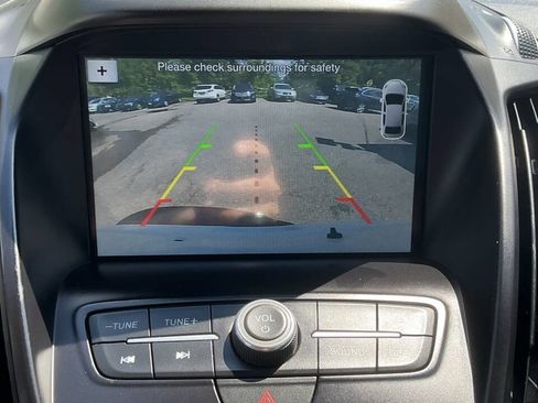 Used 2017 Ford Escape SE w/ Equipment Group 201A AWD/4WD image 36