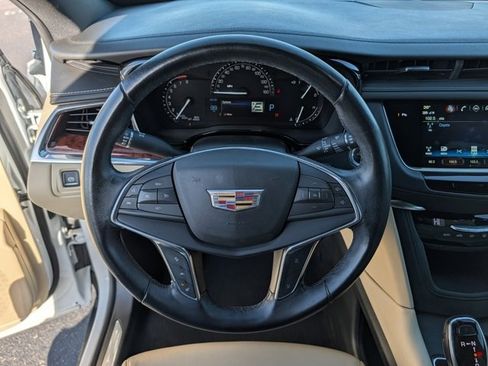 Used 2018 Cadillac XT5 Luxury w/ Driver Awareness Package image 14