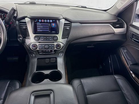 Used 2018 Chevrolet Suburban LT image 28