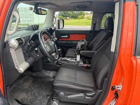 Used 2014 Toyota FJ Cruiser 4WD w/ Upgrade Package image 8