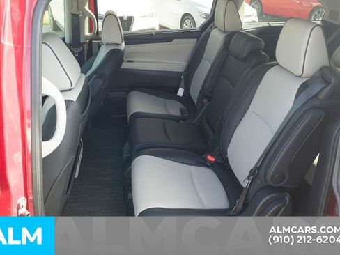 Used 2025 Honda Odyssey Elite image 21
