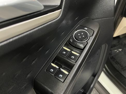Used 2020 Ford Escape SEL FWD image 16