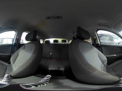 Used 2025 Kia K4 LXS FWD image 41