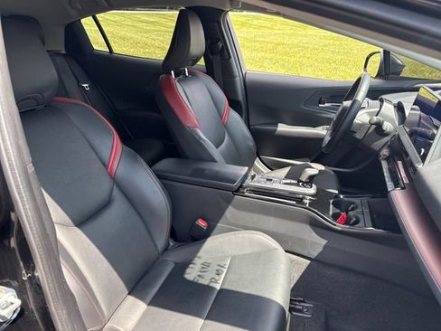 Used 2024 Toyota Prius Prime FWD image 13