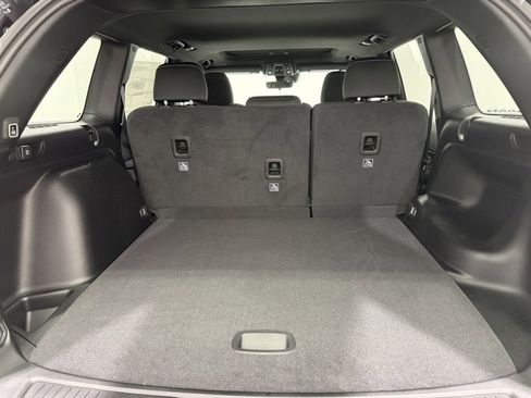 New 2026 Jeep Grand Cherokee Laredo image 9
