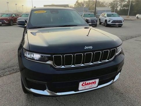 Used 2025 Jeep Grand Cherokee L Limited image 35