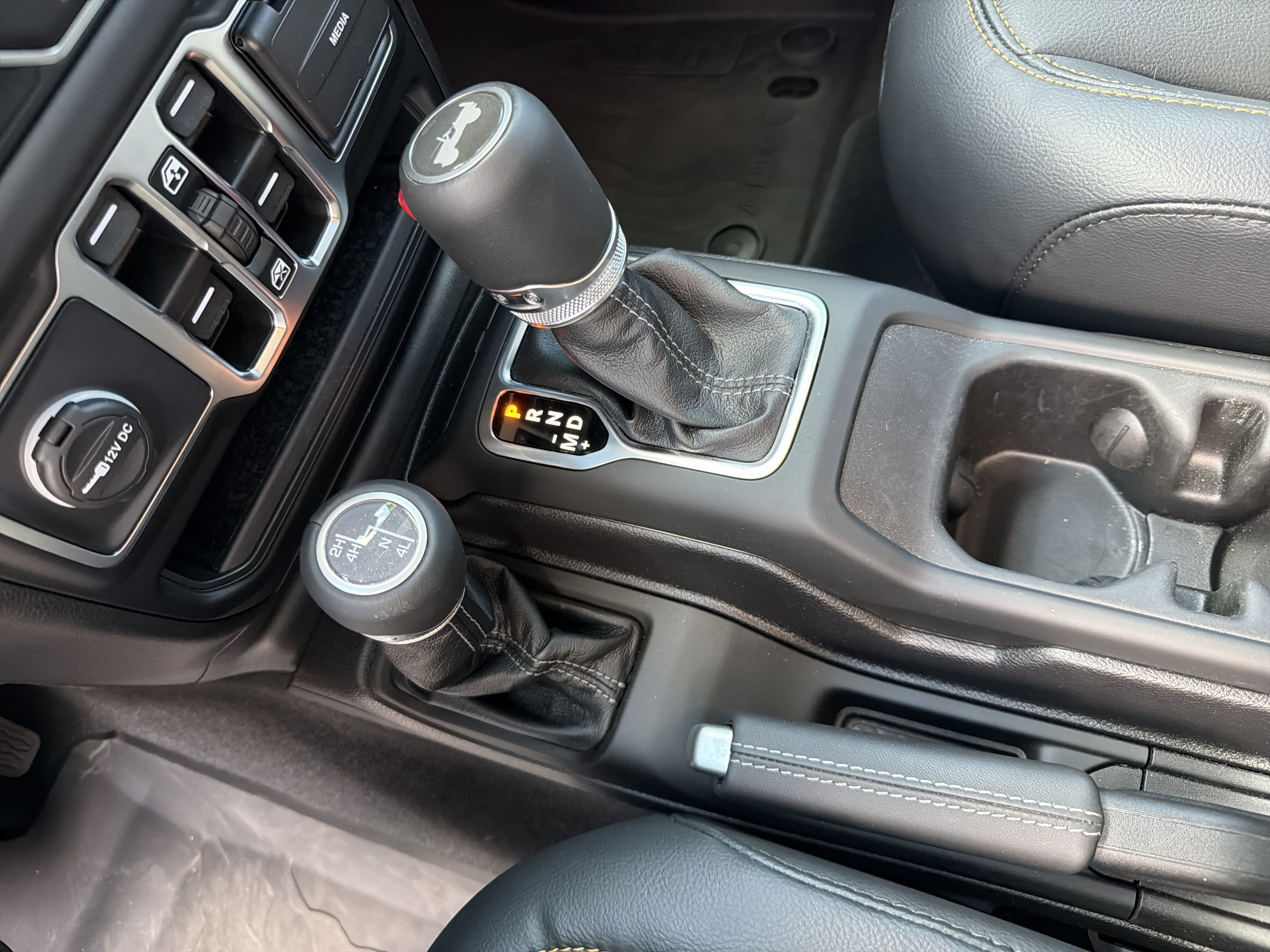 Used 2025 Jeep Wrangler Unlimited Sahara AWD/4WD image 8