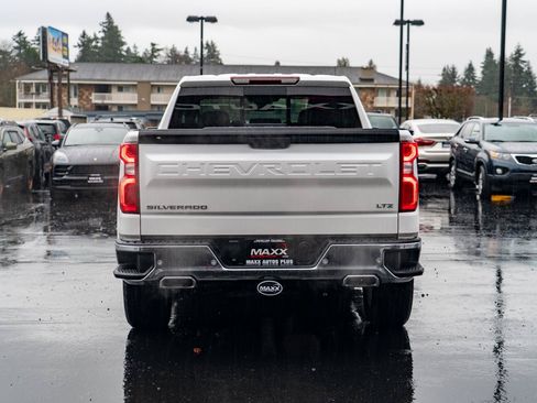 Used 2022 Chevrolet Silverado 1500 LTZ AWD/4WD image 11
