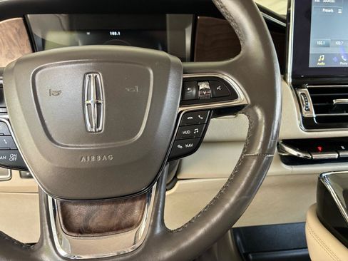 Used 2019 Lincoln Navigator Reserve w/ Cargo Package AWD/4WD image 27