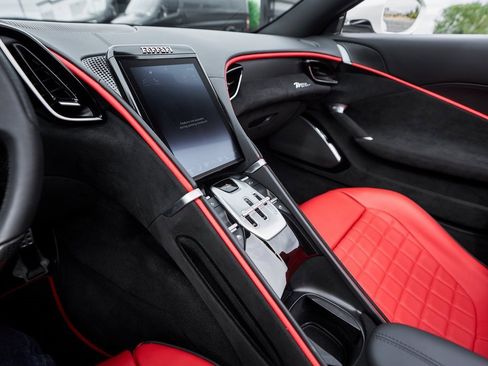 Used 2024 Ferrari Roma Spider image 60