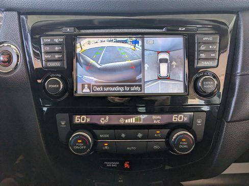 Used 2017 Nissan Rogue SV FWD image 5