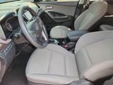 Used 2018 Hyundai Santa Fe SE image 3