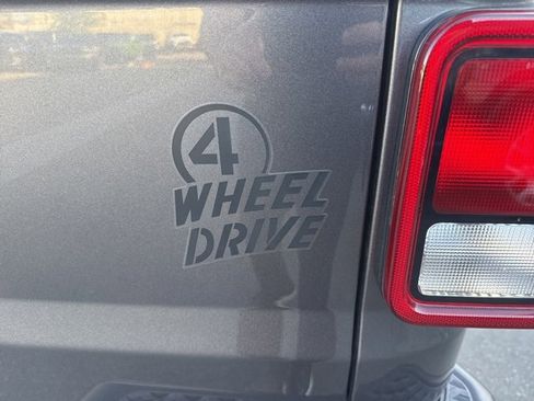 Certified 2022 Jeep Gladiator Sport image 34