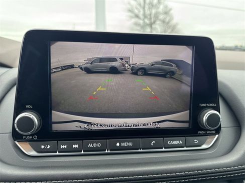 Used 2023 Nissan Rogue S image 9