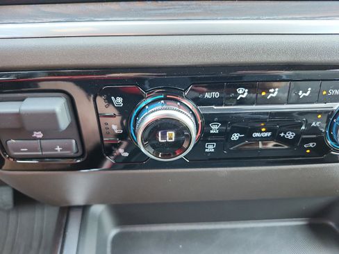 New 2025 GMC Sierra 2500 SLT w/ SLT Premium Package image 20