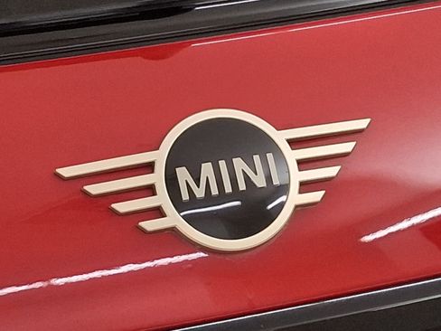 Used 2025 MINI Cooper 2-Door Hardtop image 18