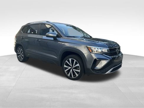 Used 2023 Volkswagen Taos SE image 7