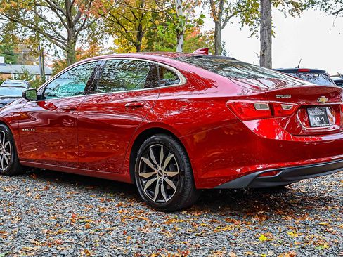 Used 2018 Chevrolet Malibu LT w/ Leather Package image 4