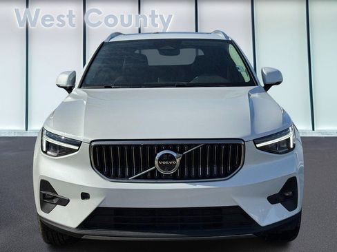 Certified 2025 Volvo XC40 B5 Plus image 10