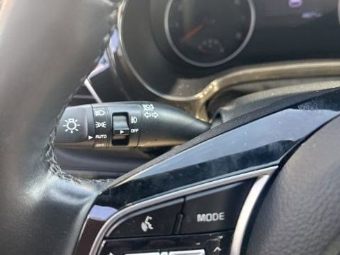 Used 2022 Kia Seltos EX image 18