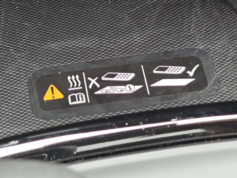 Used 2025 Chevrolet Trax RS w/ Sunroof Package image 9