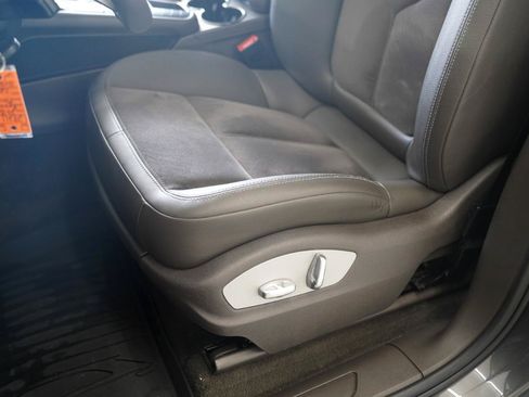 Used 2018 Porsche Macan AWD/4WD image 29