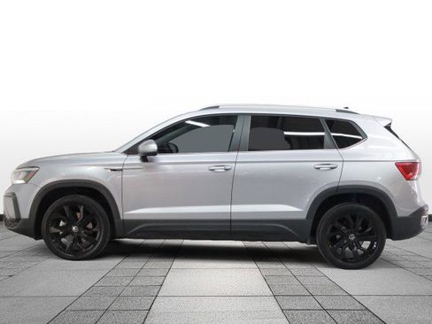 Used 2022 Volkswagen Taos SE image 4