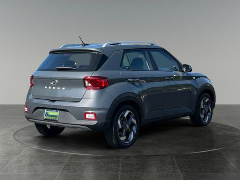 Certified 2025 Hyundai Venue SEL FWD image 9