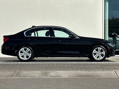Used 2018 BMW 330i Sedan w/ Premium Package RWD image 2