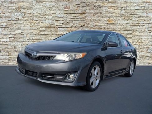 Used 2012 Toyota Camry SE FWD image 5