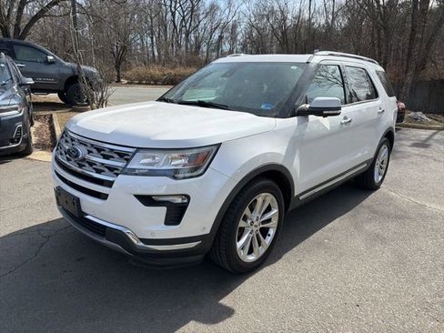 Used 2018 Ford Explorer Limited w/ Equipment Group 301A FWD image 3