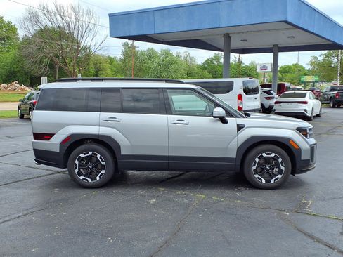 Used 2025 Hyundai Santa Fe SEL image 2