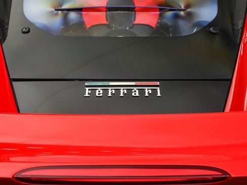 Used 2021 Ferrari F8 Tributo image 22