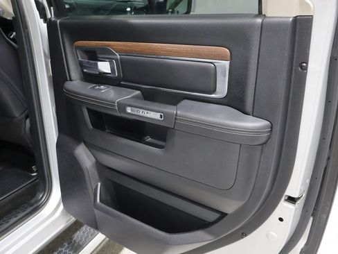 Used 2018 RAM 1500 Laramie AWD/4WD image 19