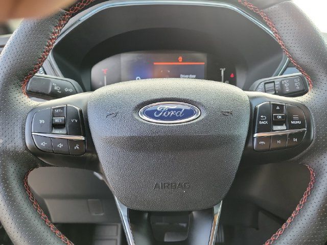 Certified 2025 Ford Escape ST-Line Select AWD/4WD image 26