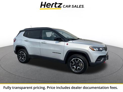 Used 2025 Jeep Compass Trailhawk AWD/4WD image 1