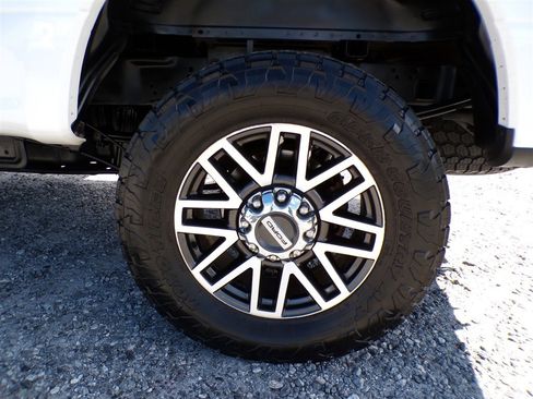 Used 2019 Ford F250 Lariat w/ Lariat Value Package image 11