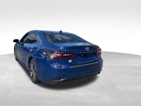Used 2023 Toyota Camry XLE image 4