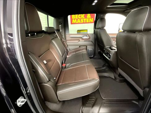 Used 2025 GMC Sierra 3500 Denali w/ Denali Reserve Package image 19