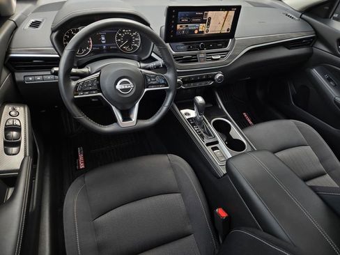 Certified 2024 Nissan Altima 2.5 SV w/ SV Premium Package image 15