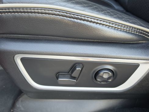 Used 2021 RAM 1500 Laramie AWD/4WD image 14