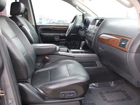 Used 2013 Nissan Armada Platinum image 21