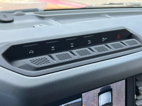 Used 2026 Ford Bronco Badlands AWD/4WD image 28