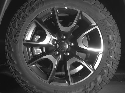 Used 2025 Jeep Compass Trailhawk AWD/4WD image 12