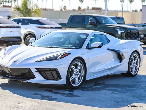 Used 2021 Chevrolet Corvette Stingray image 3