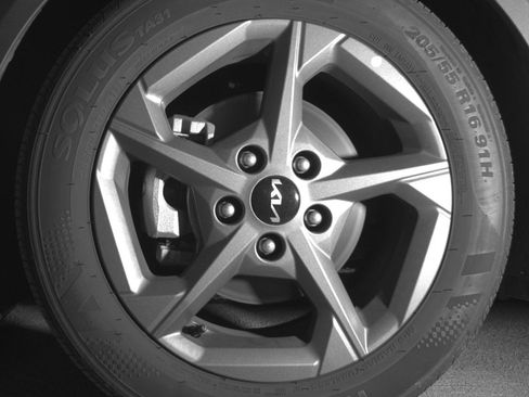 Used 2025 Kia K4 FWD image 12