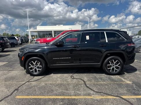 Used 2026 Jeep Grand Cherokee Limited AWD/4WD image 3