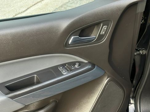 Used 2018 Chevrolet Colorado Z71 image 11